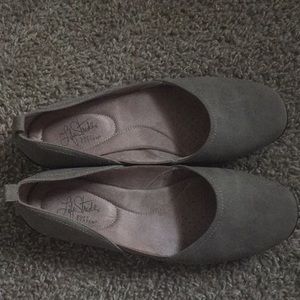 Brown dress shoes